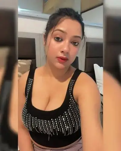 Call Girls Service Deola